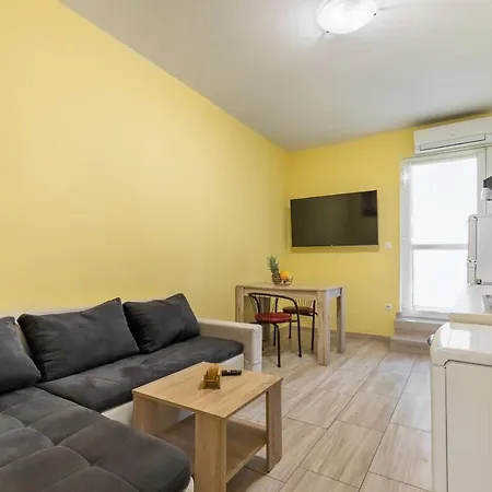 Apartment Boombar