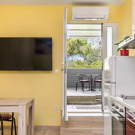 Apartment Boombar *