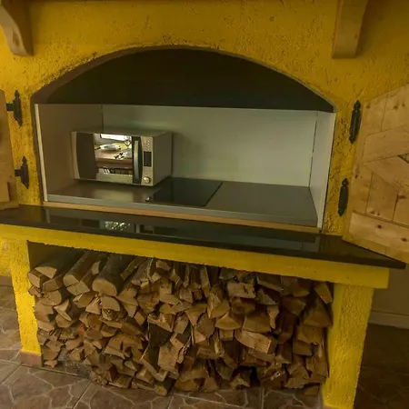 Boombar Apartment